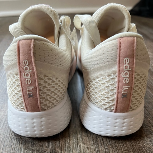 Adidas edge lux 4 NWT - Picture 3 of 5